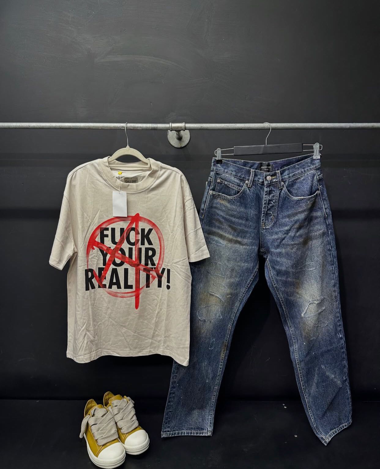 Gallery Dept T-shirt | Amiri Pants | Rick Owens Shoes